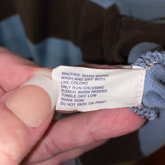 GAP Long-Sleeved Tee - Picture 3 of 5